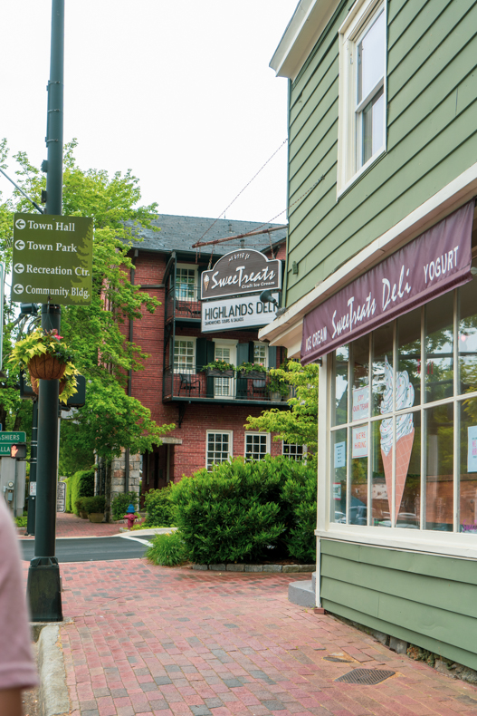 SweeTreats Craft Ice Cream and Highlands Deli Highlands  North Carolina 